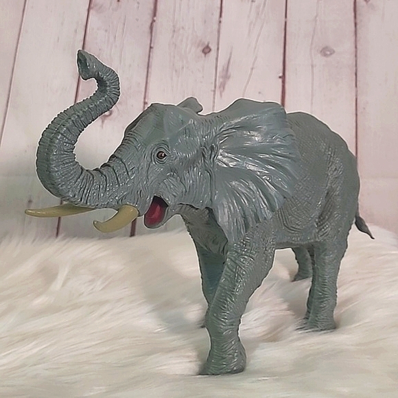 2020 Animal Planet Realistic African Elephant Battery Operated Sound Making Toy - Picture 15 of 17